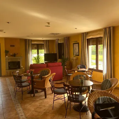 מלון Prado De Las Merinas 3*