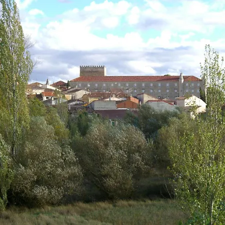 מלון Prado De Las Merinas